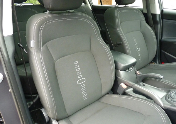 Kia Sportage cena 42600 przebieg: 172800, rok produkcji 2011 z Żmigród małe 211